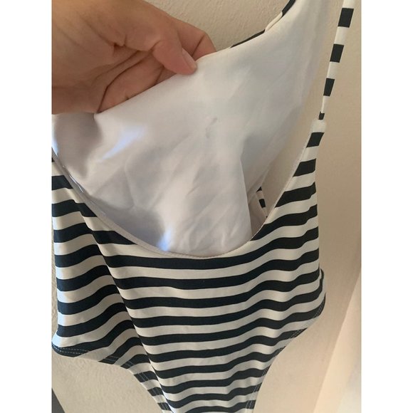 One Piece Swimsuit cantik instagram model xs jailbird black and white stripes - Picture 8 of 11